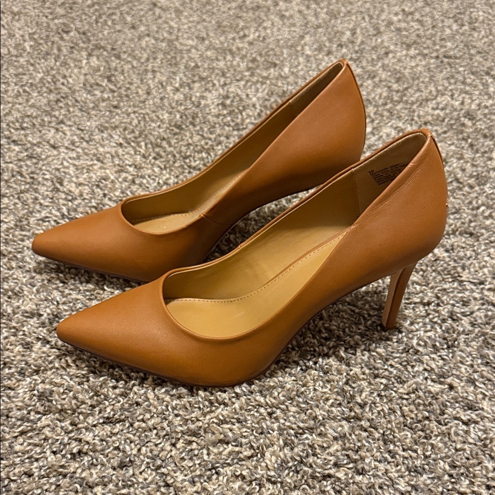 Elegant Tan Women's Pumps